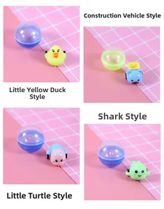 Détails de jouets en capsule colorés avec modèles de voitures, canards, requins et tortues