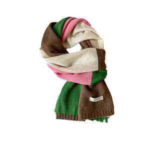 Mehrfarbiger Schal aus 100% australischer Wolle in Grün Rosa und Creme für den Winter