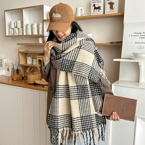Classic houndstooth cashmere shawl with fringe tassels in beige and black for winter
