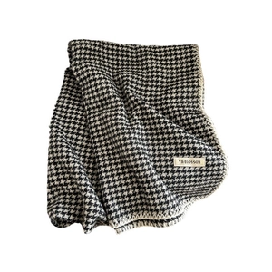 Écharpe classique en cachemire à motif pied-de-poule avec texture douce et couture de bord