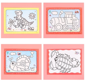 Dettaglio delle carte per pittura ad acquerello fai-da-te per bambini con dinosauri e treni