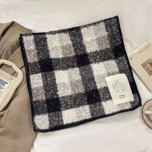 Sciarpa in Stile Coreano a Quadri in Imitazione Lana di Agnello per Donna Inverno Caldo Scialle a Scacchi Con Etichetta Tessuta Accessorio Moda