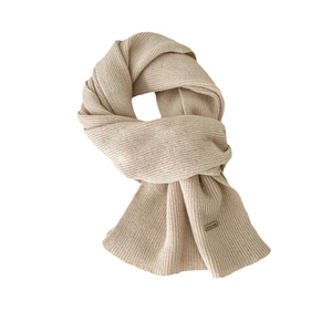 Premium 100% wool knitted scarf in beige with a ribbed texture and metallic logo detail
