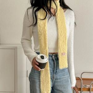 Sciarpa in maglia peluche giallo brillante da donna, design lungo e caldo stile invernale