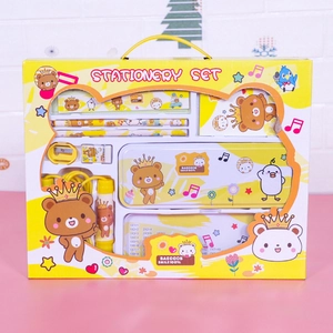 Detailed stationery gift set with pencil case and jump rope in yellow bear packaging