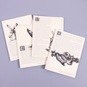Set de cuatro cuadernos estéticos vintage con ilustraciones retro en fondo violeta suave