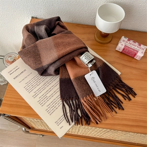 Classic checkered 100% wool scarf for women with tassels in warm autumn earth tones