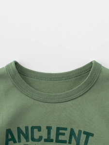 T-shirt garçon vert armée en coton avec imprimé ANCIENT et col rond à bord-côte