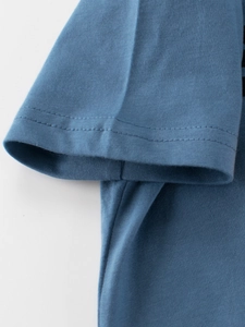 Blue short-sleeved cotton T-shirt featuring double-needle stitching on the cuffs