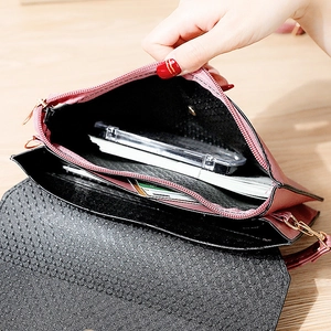 Bolso bandolera de cuero PU impermeable rosa pálido con compartimentos de acordeón
