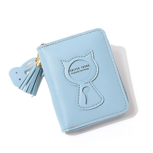 Monedero pequeño azul claro para mujer con relieve de gato y borla de cuero