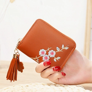Petit Portefeuille Femme Cuir PU Broderie Florale Pendentif Pompon Fermeture Éclair Porte-Monnaie Mode Pour Étudiante