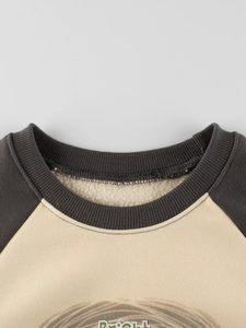 Kids fleece sweatshirt with raglan sleeves and warm inner lining in beige and gray