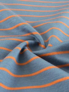T-shirt à manches courtes pour garçon en maille de coton rayée bleue et orange
