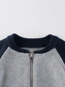 Cardigan in maglia per bambini con zip, design a blocchi di colore blu e grigio
