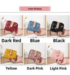 Six couleurs disponibles pour ce petit portefeuille femme à motif plumes avec dragonne