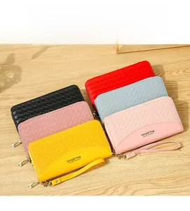 Portafogli da donna in pelle PU intrecciata in vari colori con cinturini da polso