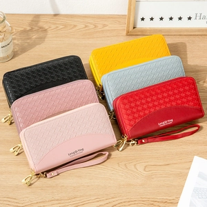 Portafoglio lungo intrecciato da donna con doppia cerniera in vari colori e cinturino