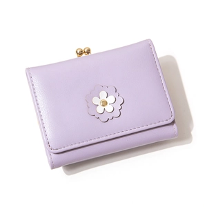 Petit portefeuille femme violet lavande avec motif floral et fermoir métallique