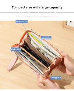 Vue détaillée des fentes pour cartes et du compartiment téléphone du portefeuille rose