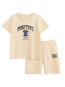 Zomerse katoenen set voor kinderen met cartoon beer T-shirt en beige korte broek