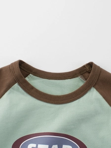 Raglan T-shirt met korte mouwen voor kinderen met STAR-opdruk in groen en bruin