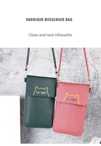 Detalle de bolsos para móvil de cuero PU con orejas de gato en colores verde y rosa