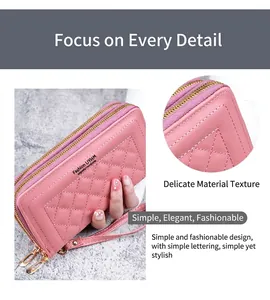 Détail du portefeuille long rose avec double fermeture éclair et motif matelassé