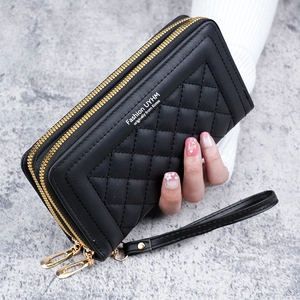 Portefeuille long matelassé noir pour femme avec double fermeture éclair et dragonne amovible