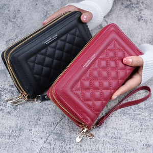 Portefeuille long matelassé pour femme avec double fermeture éclair en noir et bordeaux