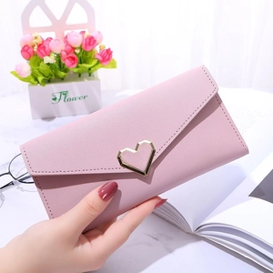Cartera larga de cuero PU rosa con hebilla de corazón dorado y costuras finas