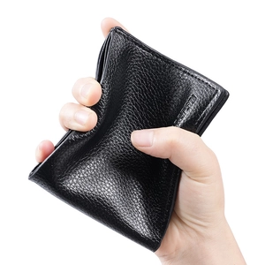 Schlanke schwarze Herrenbrieftasche aus Leder mit Litschi-Muster, extrem weich und flexibel