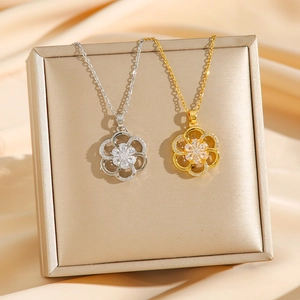 Exquisite hollow zircon four-leaf flower necklace set in gold and silver plating