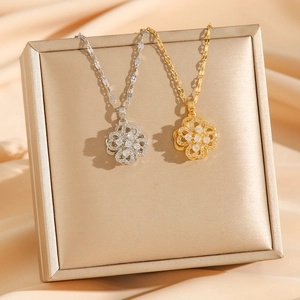 Rotating Clover Pendant Necklace Titanium Steel Inlaid Cubic Zirconia Minimalist Chic Jewelry Gift For Women