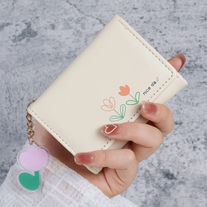 Short tri-fold beige PU leather wallet with tulip print and metal floral keychain charm