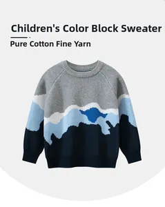Vue détaillée de la texture tricotée en coton multicolore et col côtelé enfant