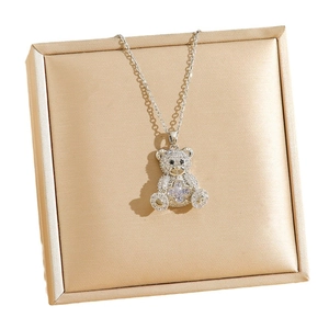 Teddybär Halskette mit Kleeblatt-Kristall und glänzender Silber-Finish Kette