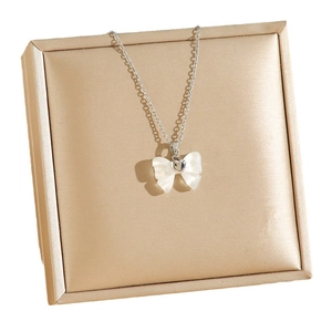 Collier papillon de style nouveau chinois avec pendentif en nacre et chaîne en acier titane