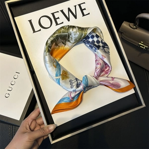 Women Pure Mulberry Silk Square Scarf Artistic Vintage Animal Print Luxurious Twill Silk Neck Scarf Fashion Accessory