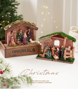 Pesebre detallado de madera con establo y figuras para decoración de mesa navideña