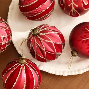 Luxury 8cm red matte and glitter Christmas ball ornaments set with gold patterns
