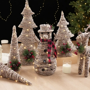 Décorations de Noël en rotin lumineux avec bonhomme de neige, renne et sapins
