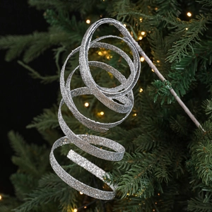 Glitzernde silberne Spirale Weihnachtsbaumdeko für festliche Kränze und Girlanden-Design
