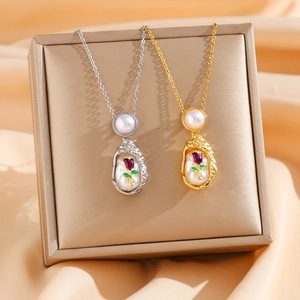 Collana tulipano perla barocca con smalto floreale viola in finitura oro e argento
