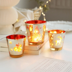 Bougeoirs de Noël en verre nordique avec motifs de rennes et flocons en doré et rouge