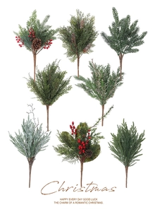 Makro-Detail von acht künstlichen Weihnachtspicks mit roten Beeren und Schneeeffekten