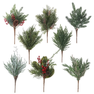 Set künstlicher Weihnachtsgrünzweige mit roten Beeren Tannenzapfen und Schnee