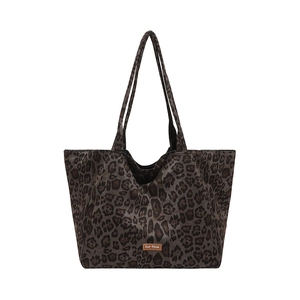 Large capacity leopard print canvas tote bag with a retro animal pattern and shoulder strap