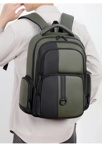 Détail macro du sac à dos business vert olive imperméable avec anneau en D et fermeture