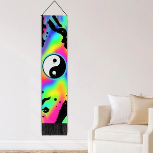 Arazzo sospeso con stampa Tai Chi galassia arcobaleno e nappe decorative nere da parete